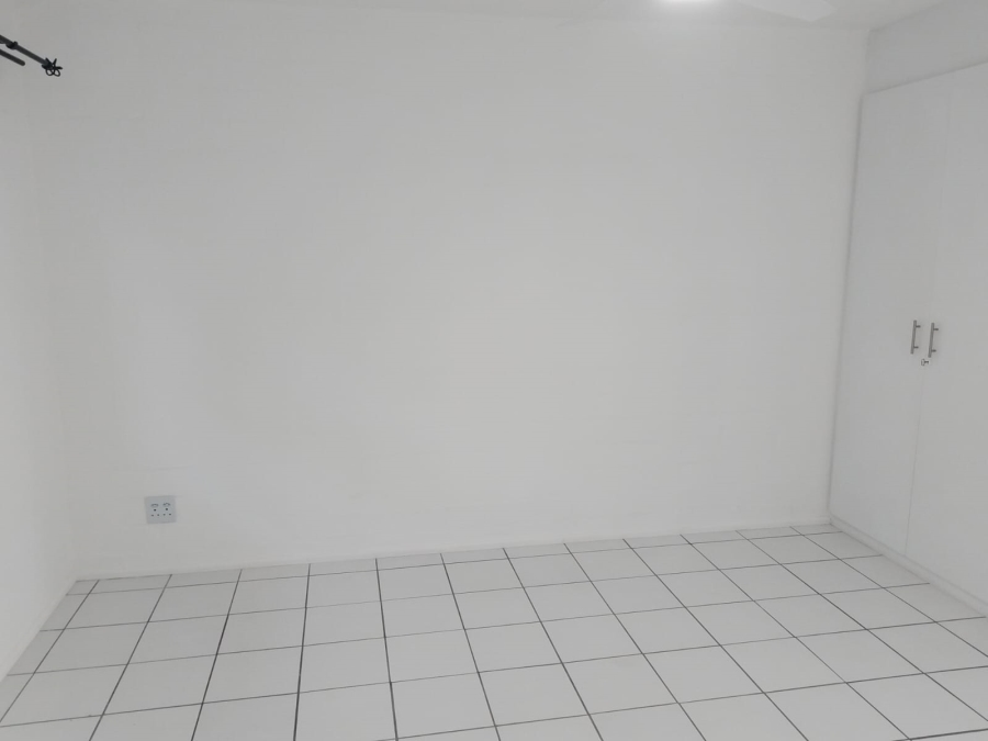 To Let 1 Bedroom Property for Rent in Bay View Village Western Cape
